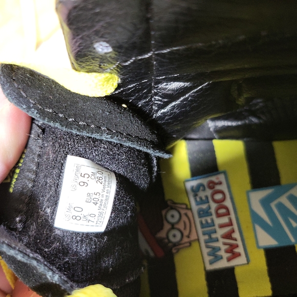 VANS (WHERE'S WALDO SHOES) - Picture 6 of 6